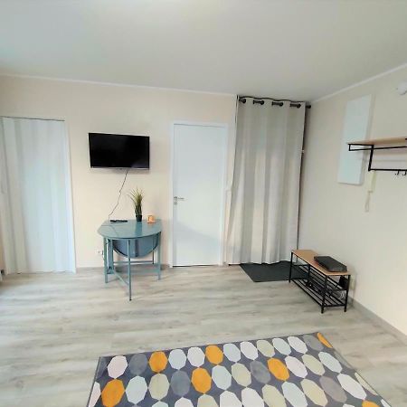 Lovely Flat Nearby Paris Fully Redone With Free Parking On Premises And Balcony Clichy Exterior foto